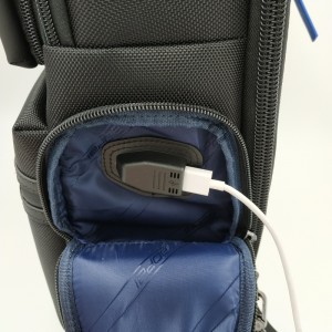 Деловой рюкзак BOPAI 61-16111фото разъема USB крупным планом