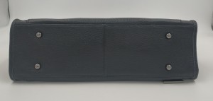 Сумка кожаная женская MUNUO черная Mu5037 фото дна сумки