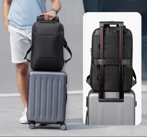 Рюкзак с кодовым замком Mark Ryden MR9116 легко крепится на чемодан