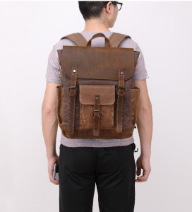 Холщовый рюкзак J.M.D. T0011 коричневый на мужчине