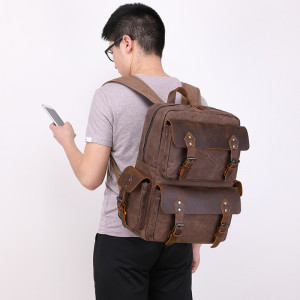 Холщовый рюкзак J.M.D. T0018 коричневый на модели