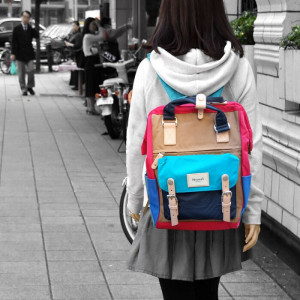 Рюкзак Himawari 9018-02 бежево-красный с синим и голубым фото на модели