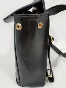 Рюкзак женский кожаный J.M.D. 10637-1 черный регилируется по ширине металлическими кнопками