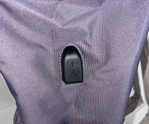 Рюкзак Himawari 1881 фиолетовый USB и ткань крупным планом