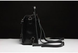 Сумка-рюкзак женская кожаная J.M.D. черная L5019
