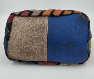 Женская кожаная сумка ручной работы  Yi Tian 805 фото дна сумки