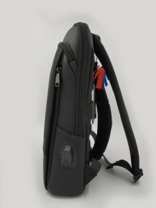 Тонкий рюкзак с USB 15.6 унисекс Bopai 61-17611 черный вид сбоку 