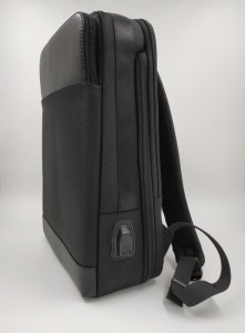 Деловой рюкзак BOPAI 61-26211 черный вполоборота