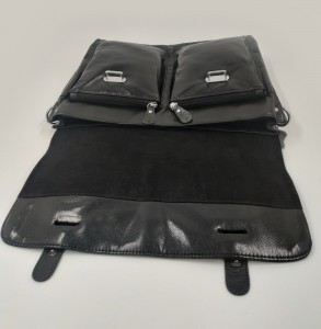Кожаный портфель J.M.D. черный 7100С в раскрытом виде