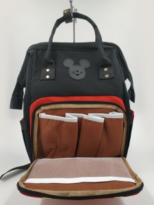 Сумка рюкзак для мамы m259 черно-красная фото кармашков для бутылочек