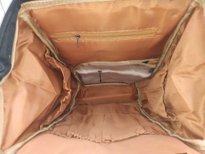 Сумка рюкзак для мамы m259 черно-красная фото отделения внутри