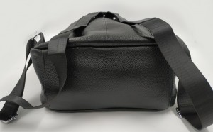 Рюкзак мужской кожаный J.M.D. черный 8834 фото дна рюкзака